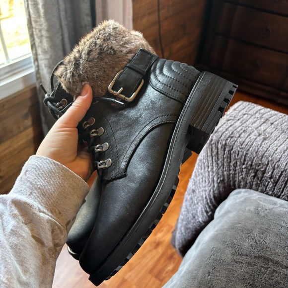 Torrid Size 9W Black Booties, Fur Lined Tops, New, Never Worn - Picture 7 of 8